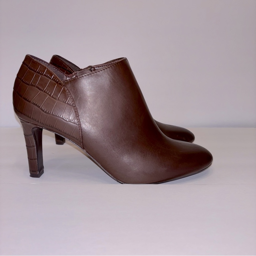 Antonio Melani Women's Ankle Bootie Brown Leather Croc Trim Size 7M
